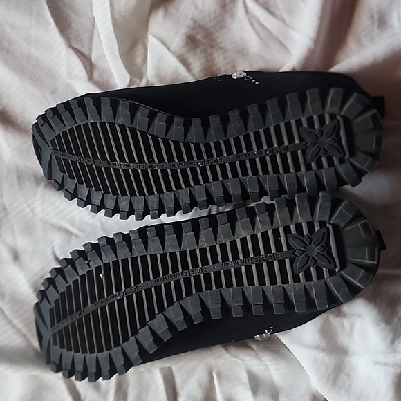 Shoes - Picture 6 of 6